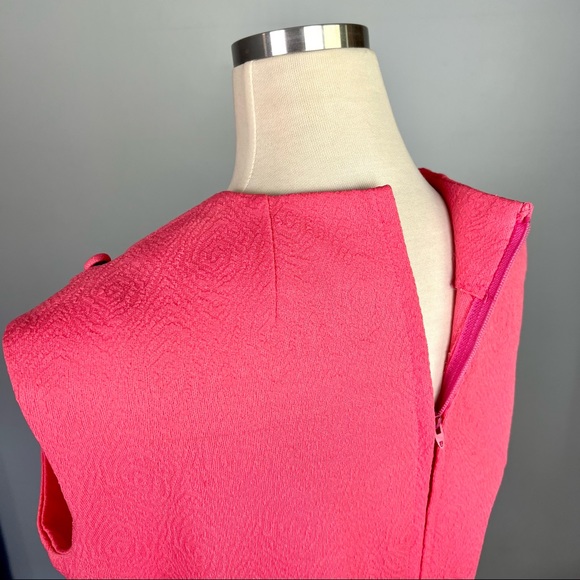 VINTAGE 1960's Pink Coral Sleeveless Textured Mid Century Day Dress - Picture 7 of 15